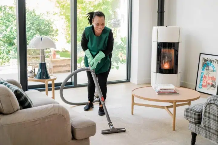 Aide Menagere Aspirateur